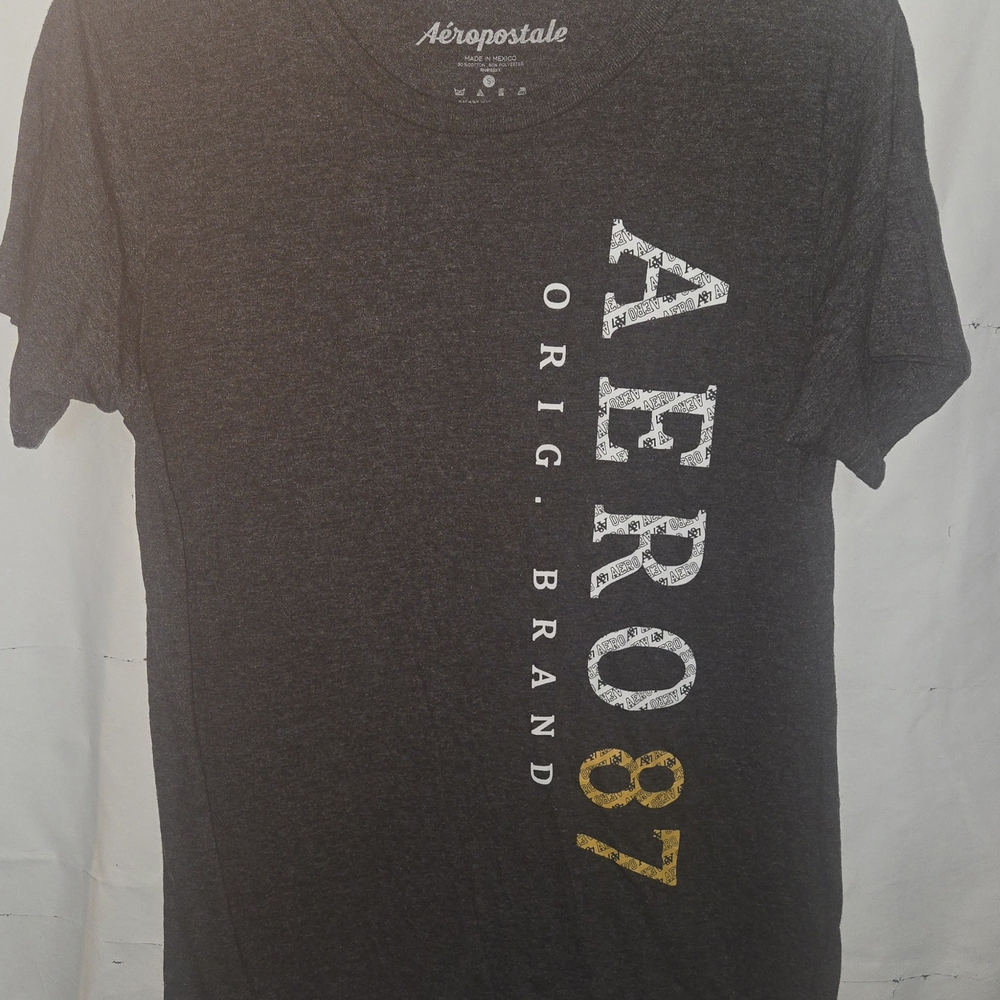 Aeropostale Men's Gray Graphic T-Shirt